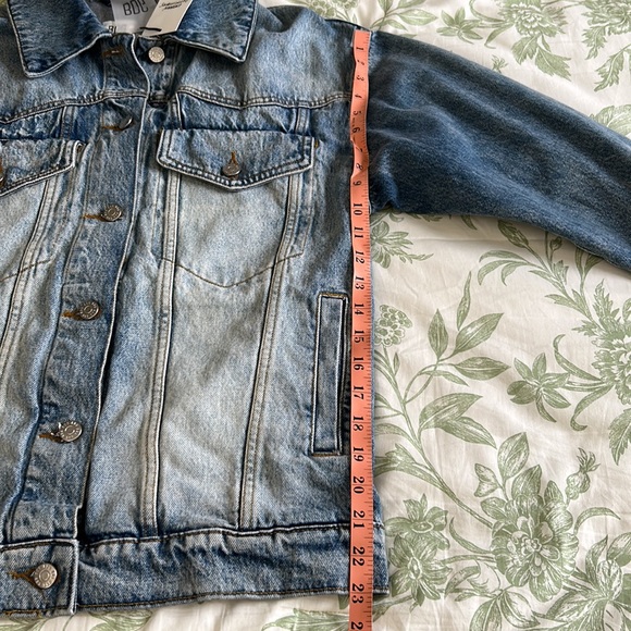 Urban Outfitters Jean Jacket - Picture 8 of 10